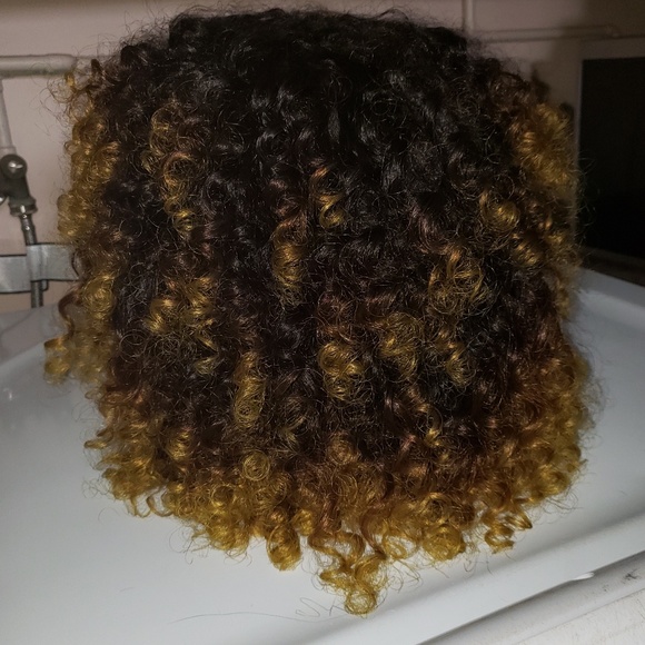 Ombre curly wig